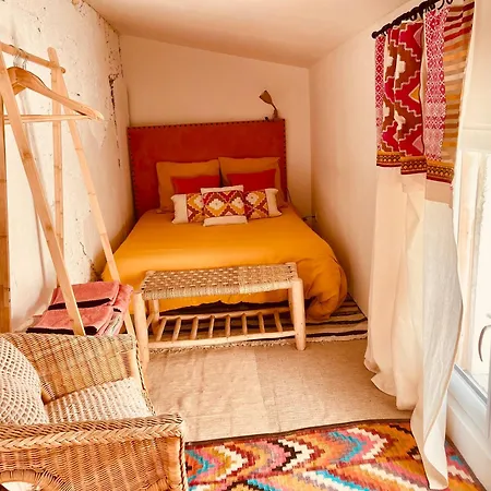 Bed & Breakfast Maison Consulaire D De Charme Valros